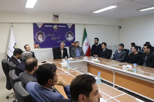 تجلیل از یکی از کارکنان بازنشسته سازمان همیاری شهرداری های خراسان رضوی