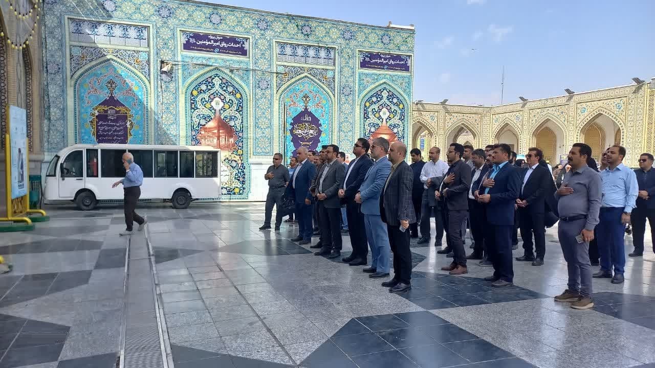 زیارت دسته جمعی کارکنان سازمان همیاری شهرداریهای خراسان رضوی از بارگاه منور رضوی