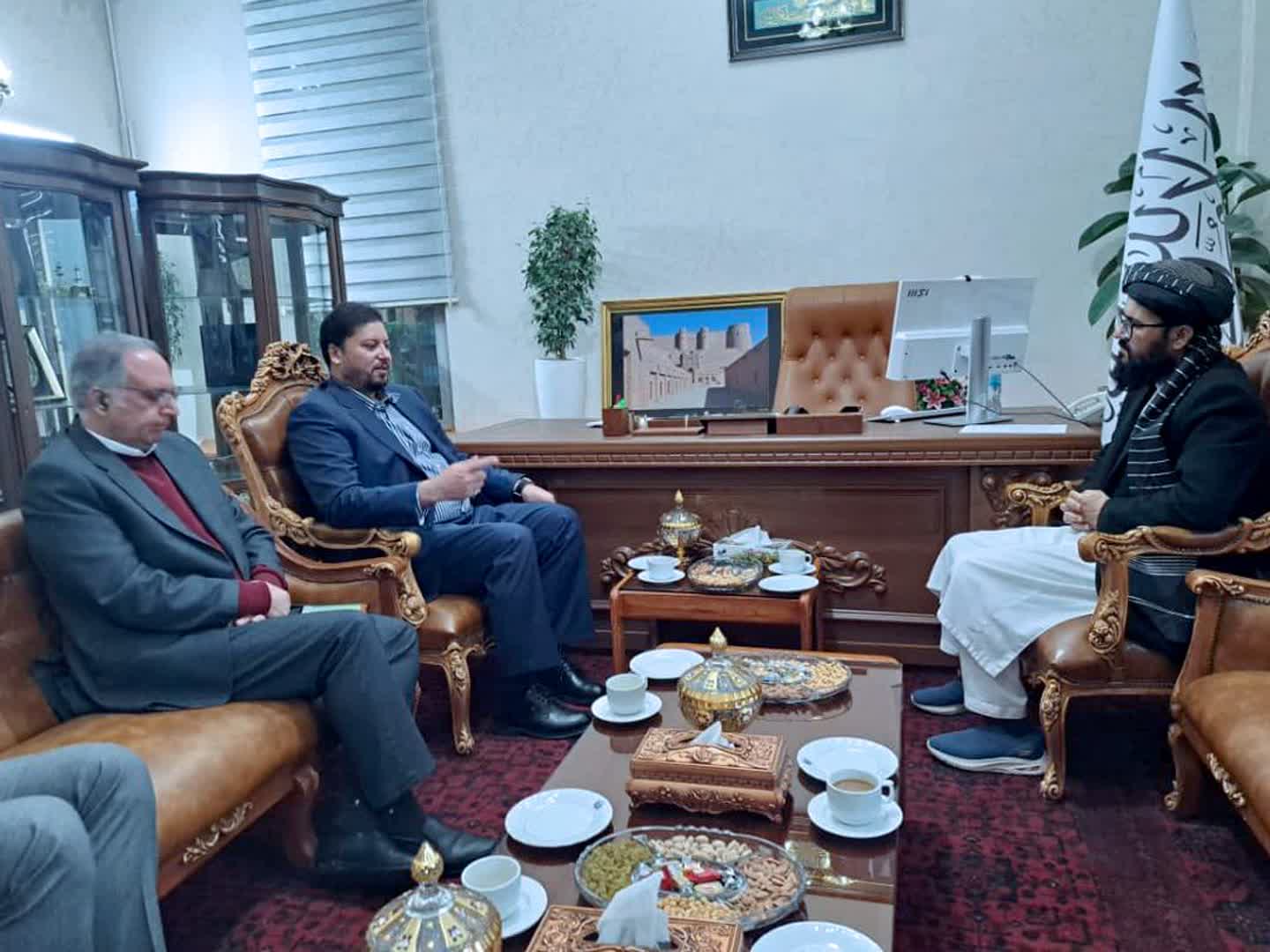 دیدار مدیرعامل سازمان همیاری شهرداری‌های خراسان رضوی با سرکنسول افغانستان در راستای همکاری های دوجانبه